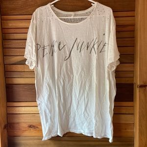Magnolia Pearl Peace Junkie T